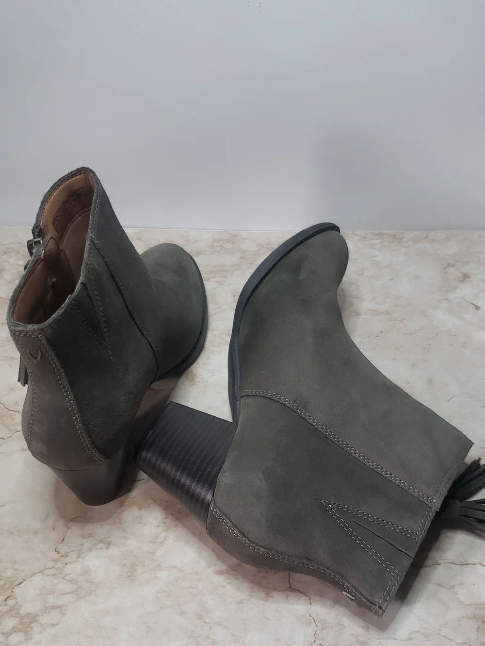 Vionic Women's Olive Suede Ankle Booties - Classic Block Heel Size 8.5